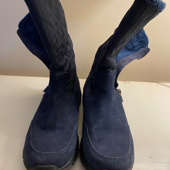 Lands' End Navy Blue boots - Picture 3 of 6